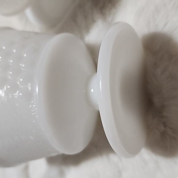MILK GLASS VINTAGE  🍨 DESSERT CUPS * SET OF 2 * - Picture 3 of 6
